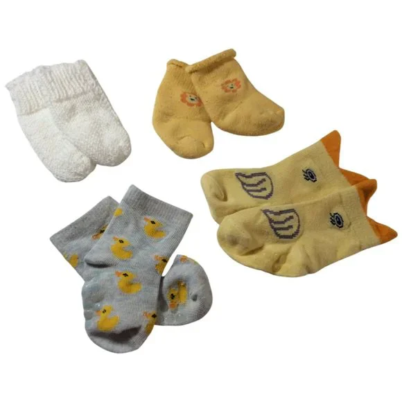 👣 5/$25 - Baby Accessory Bundle - Picture 2 of 3